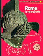 Comment était organisée l'armée romaine? Quels étaient les loisirs des Romains? Que mangeaient-ils? Qui étaient leurs dieux? Comment était organisée la société romaine? La vie quotidienne à Rome, capitale d'un puissant empire qui domina le monde méditerranéen pendant cinq siècles. La civilisation romaine, à la ville comme à la campagne, en guerre comme en paix. Des généraux et des empereurs avides de conquêtes, une armée de légionnaires terriblement efficace : Rome repousse très loin ses frontières et domine le monde occidental. Guerres sanglantes, mais aussi paix bienfaitrice. Une civilisation naît avec une langue, le latin, qui devient universelle, et une technologie qui triomphe le long des voies romaines. James Simon - Rome la conquérante.